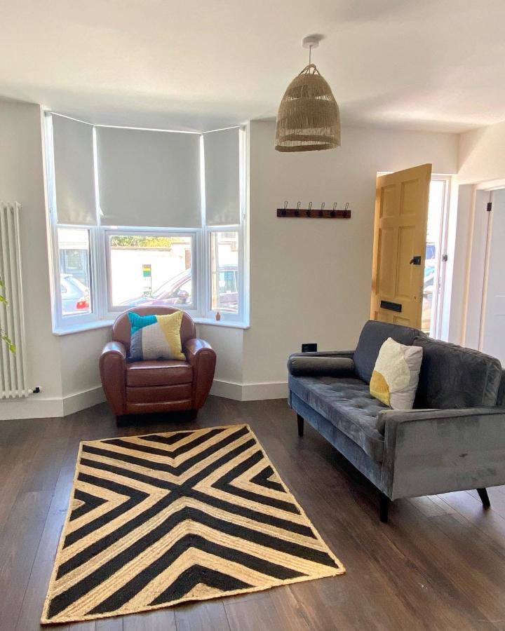 Apartment Brand New 2 Bedroom Flat *