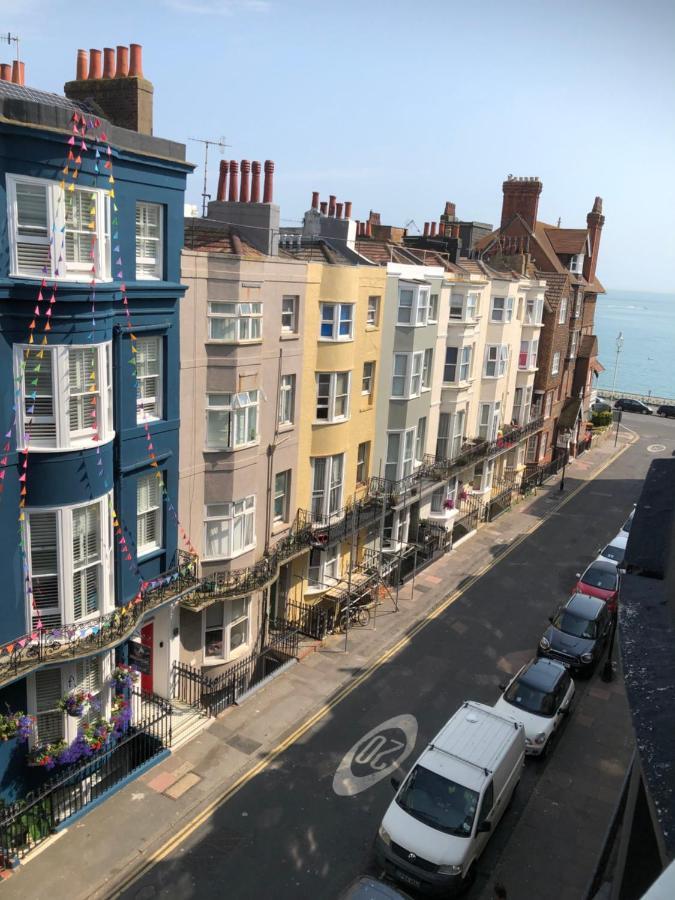 Surf 4* Brighton
