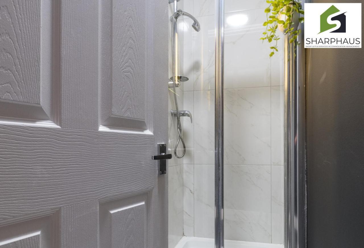 Cool & Comfortable Newly Refurbished Apartment By Sharphaus Short Lets & Serviced Accommodation Management * Brighton