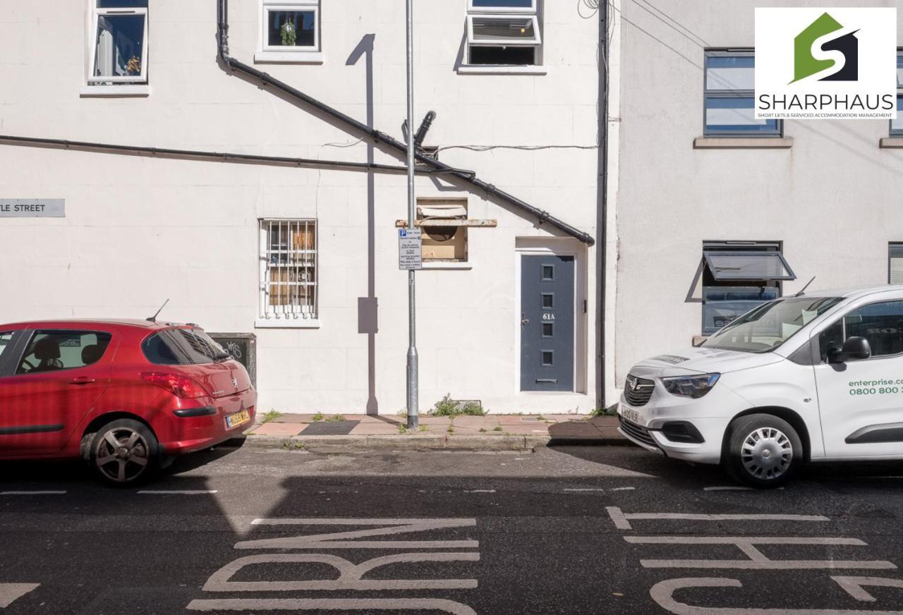 Apartment Cool & Comfortable Newly Refurbished Apartment By Sharphaus Short Lets & Serviced Accommodation Management