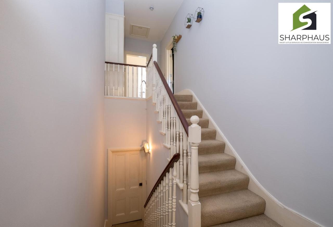 Characterful 2-bed Flat On A Quiet Tree-lined Road By Sharphaus Short Lets & Serviced Management