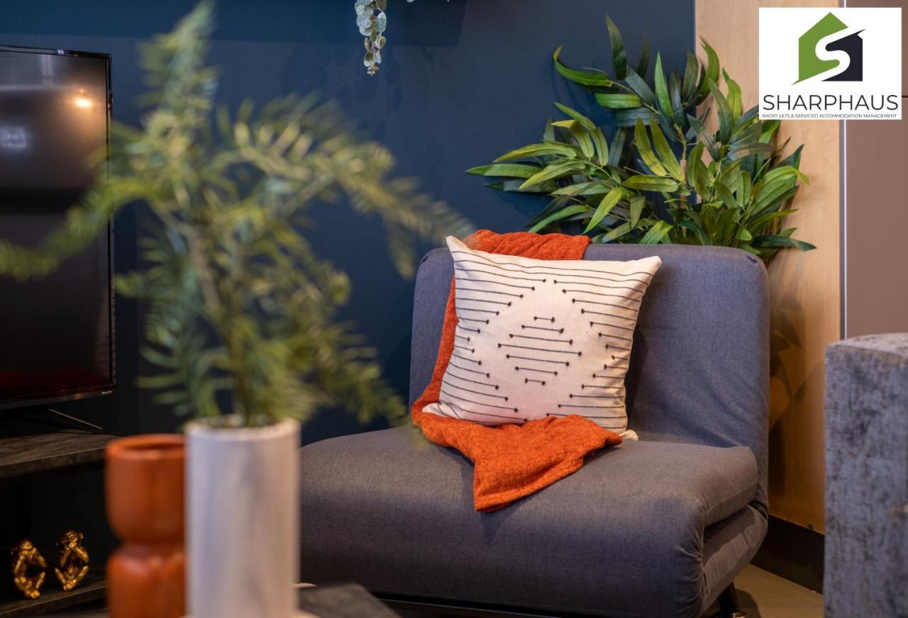 Sleek & Stylish 2-bed In The Heart Of By Sharphaus Short Lets & Serviced Management Brighton