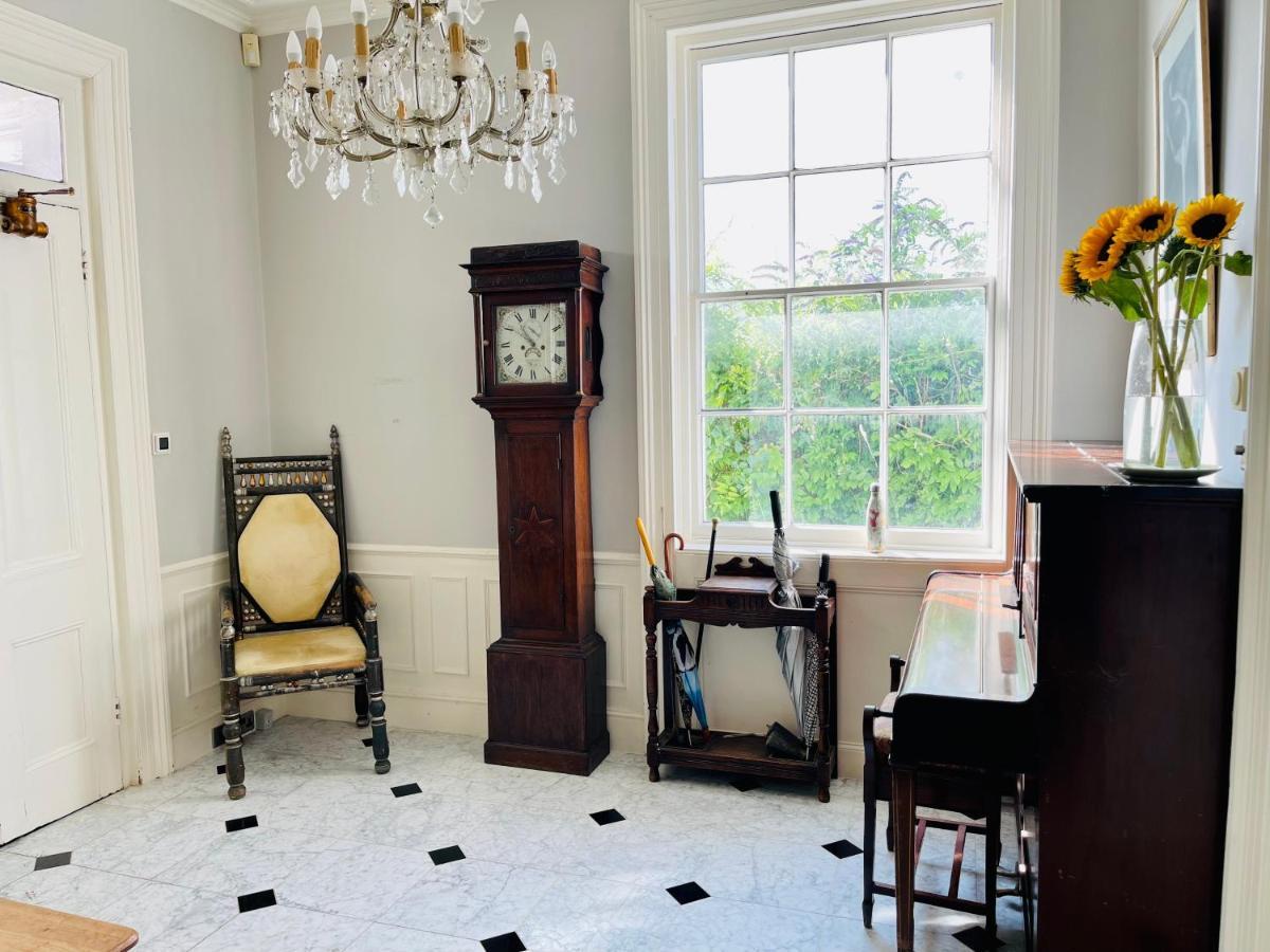 Beautiful Private 2 Bedroom In Mansion With Free Parking Brighton
