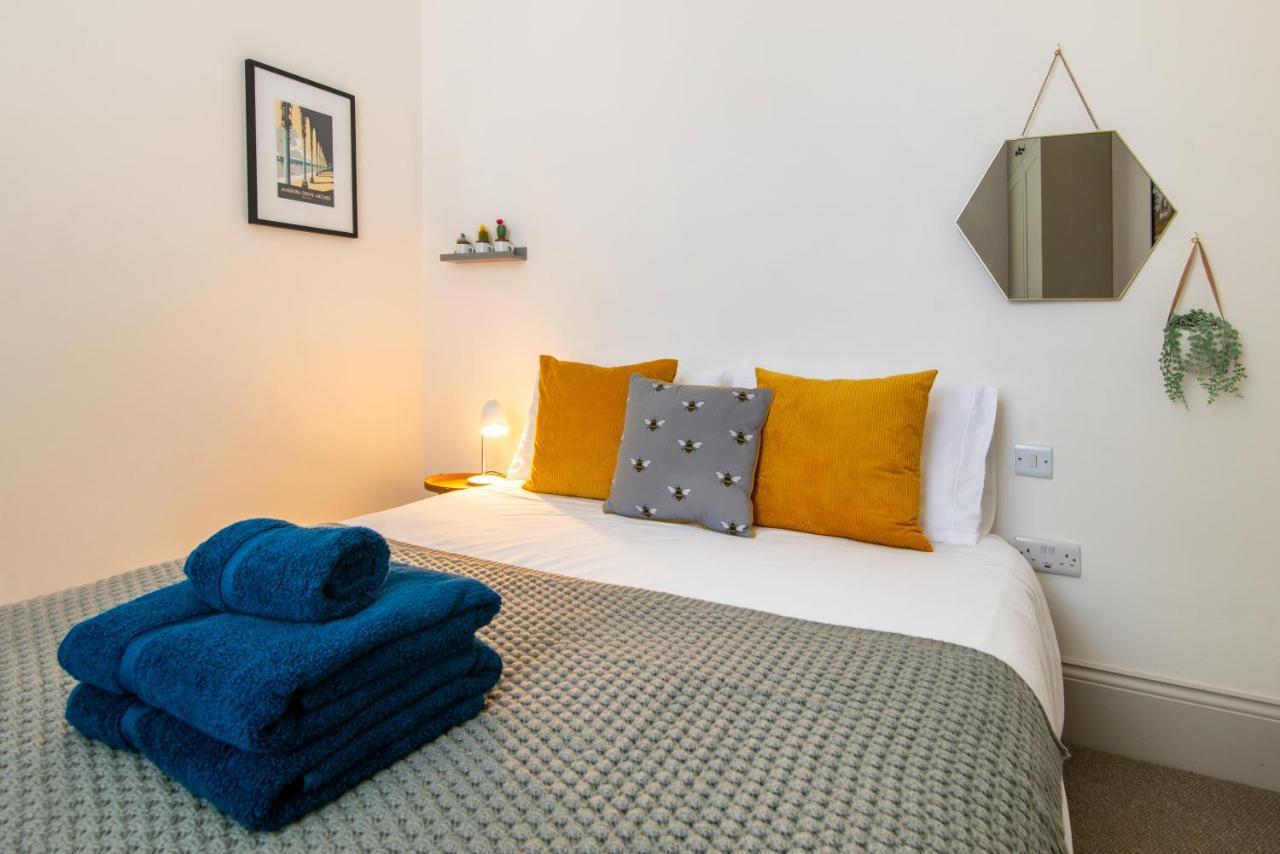 Beautiful, Central, 3 Min Walk From Beach, 2 King Doubles *