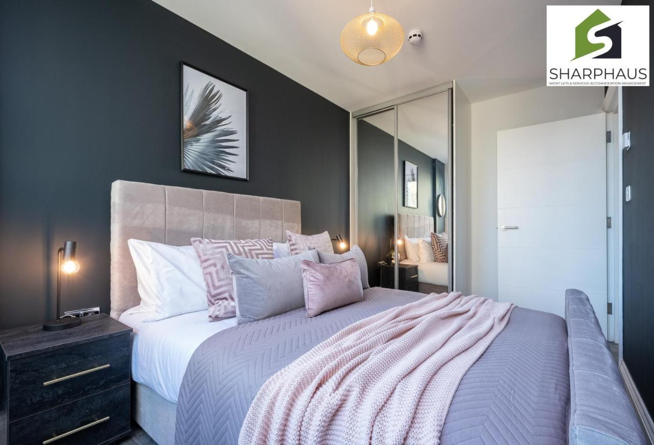 Apartment Cool & Comfy 2-bed Between The And The By Sharphaus Short Lets & Serviced Management *