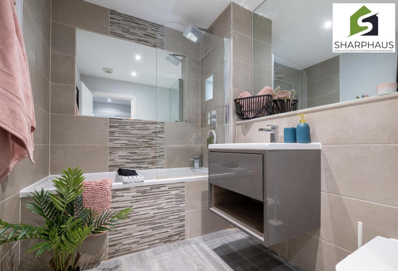 Apartment Cool & Comfy 2-bed Between The And The By Sharphaus Short Lets & Serviced Management