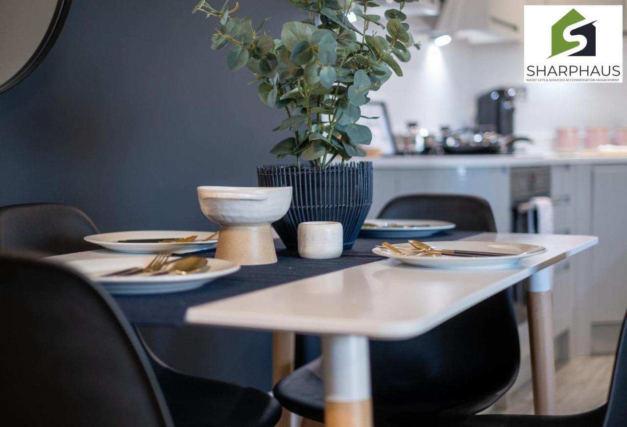 Cool & Comfy 2-bed Between The And The By Sharphaus Short Lets & Serviced Management * Brighton