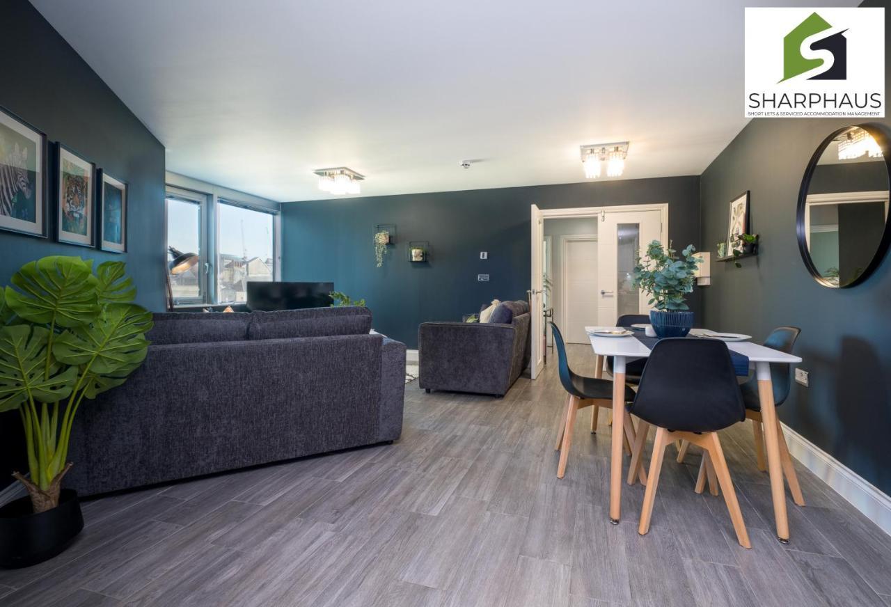 Cool & Comfy 2-bed Between The And The By Sharphaus Short Lets & Serviced Management * Brighton