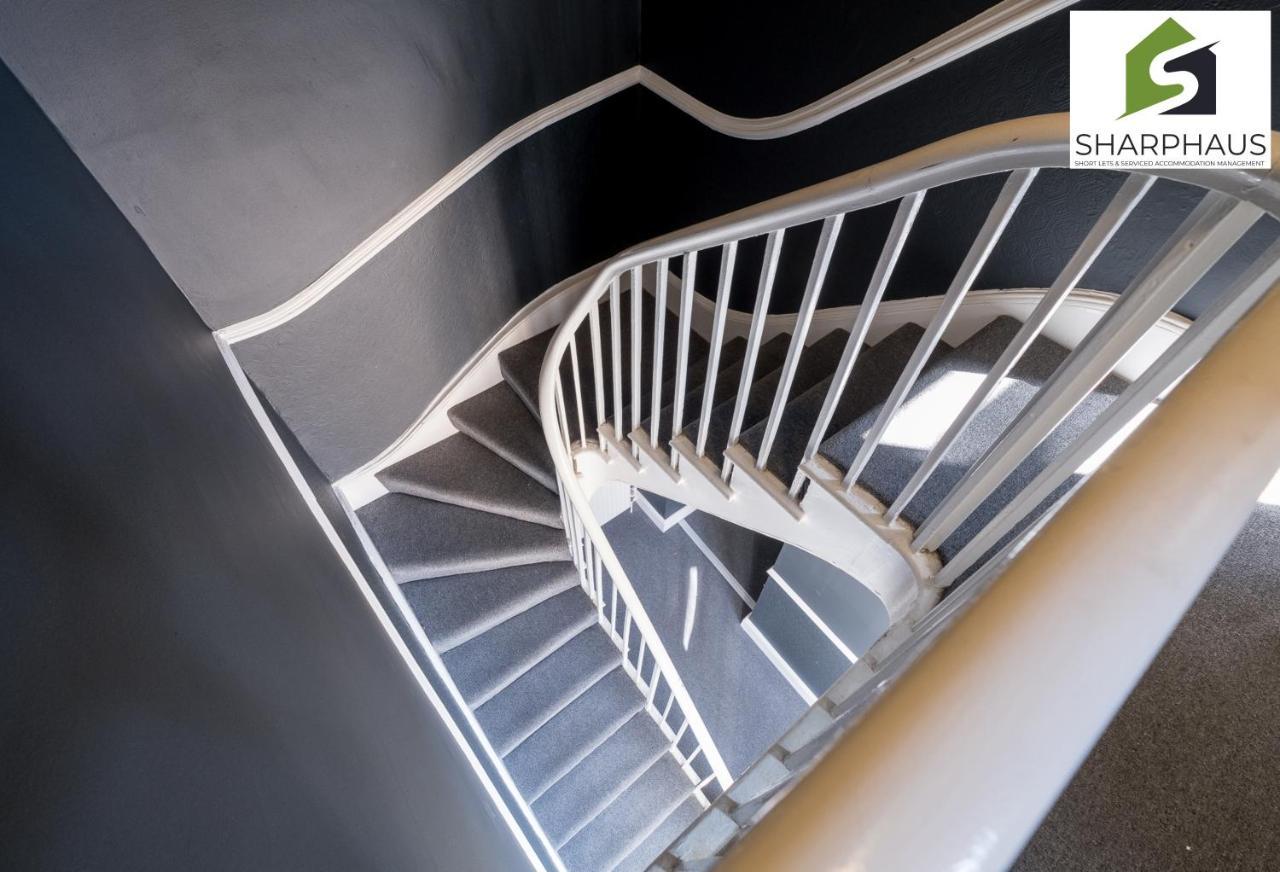 Cool & Comfortable Newly Refurbished Apartment By Sharphaus Short Lets & Serviced Accommodation Management * Brighton