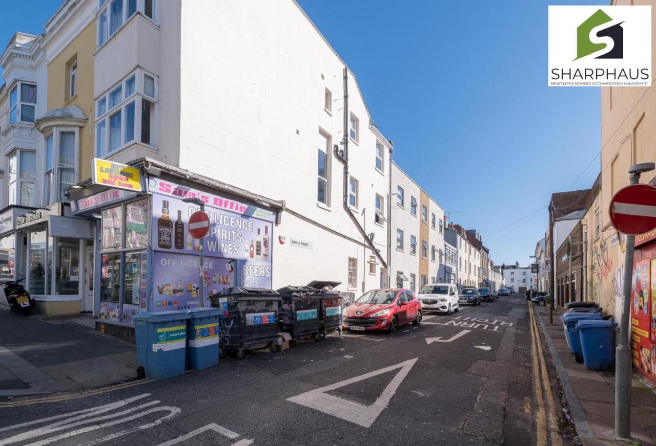 Cool & Comfortable Newly Refurbished Apartment By Sharphaus Short Lets & Serviced Accommodation Management Apartment
