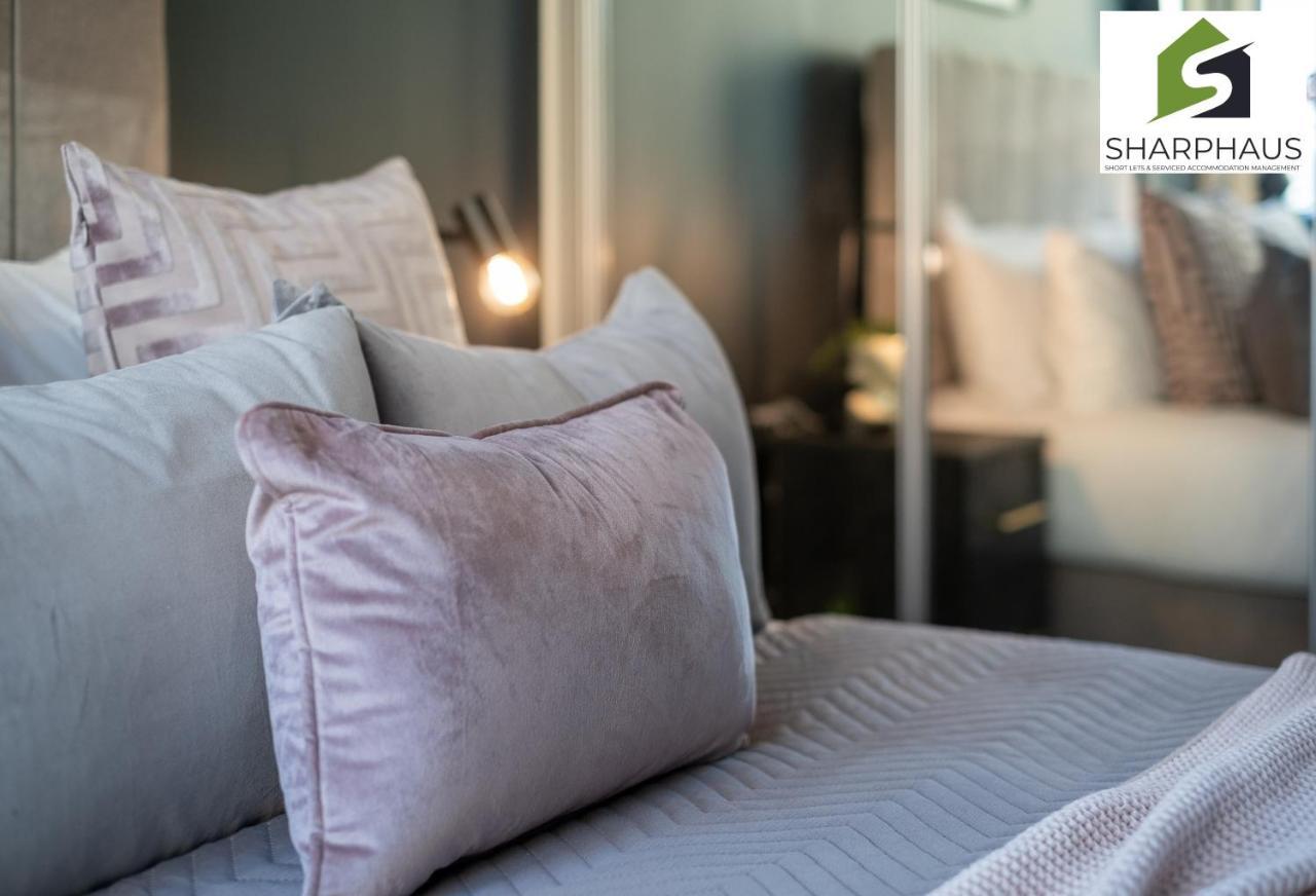 Cool & Comfy 2-bed Between The And The By Sharphaus Short Lets & Serviced Management