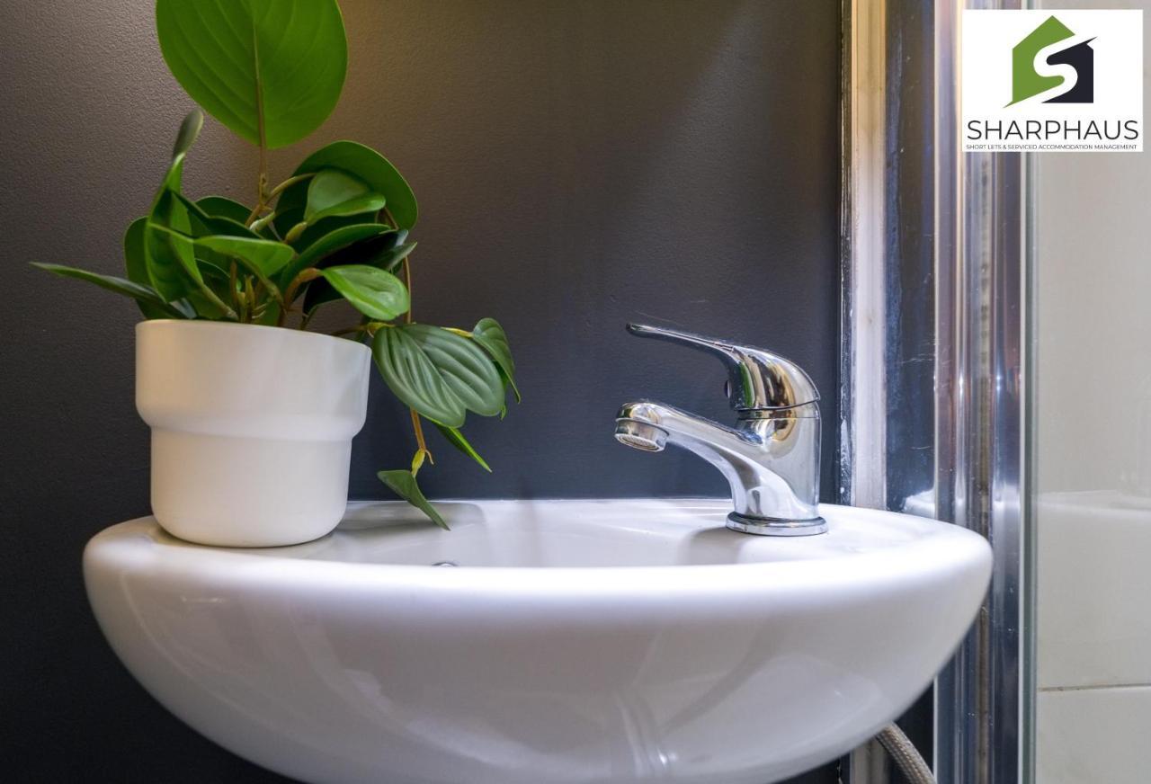 Cool & Comfortable Newly Refurbished Apartment By Sharphaus Short Lets & Serviced Accommodation Management Apartment Brighton