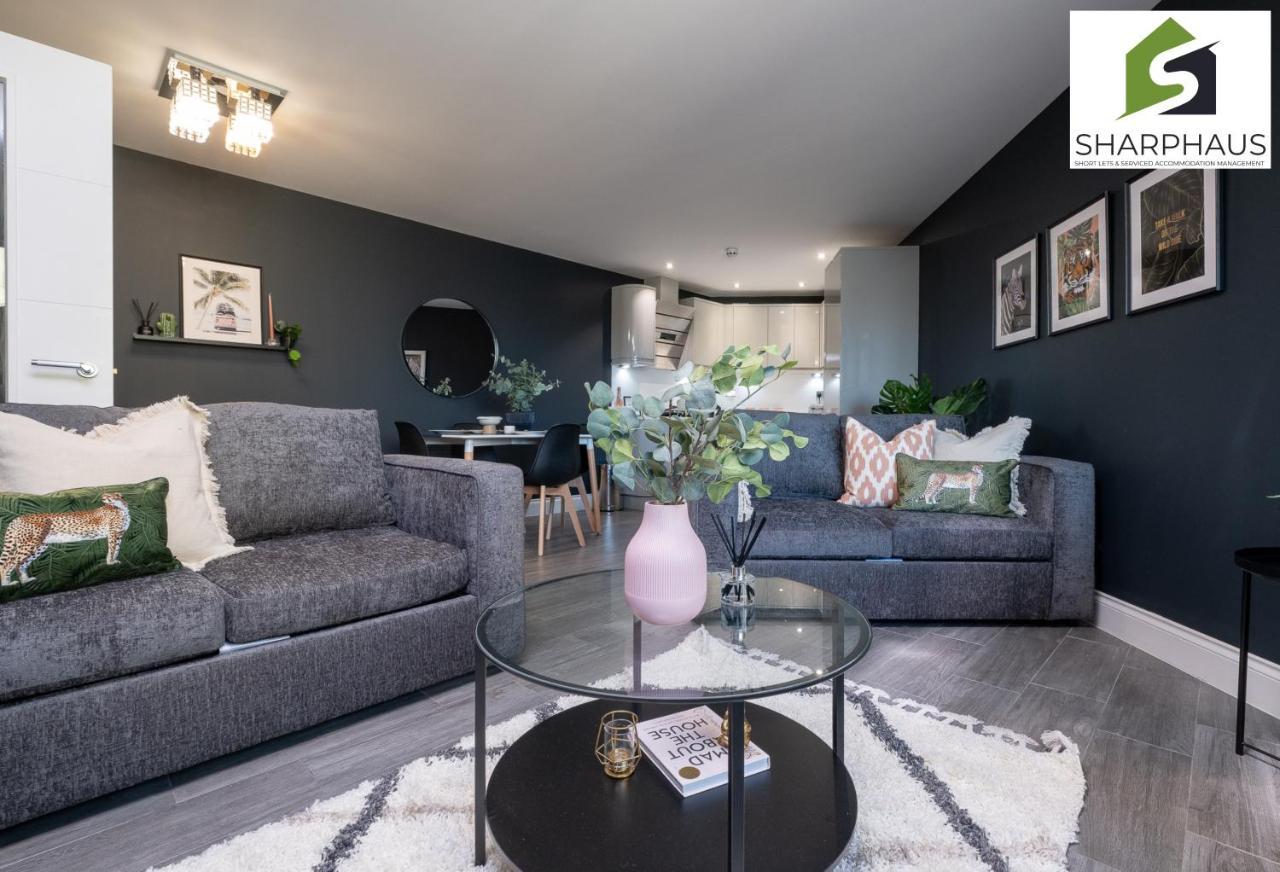 Cool & Comfy 2-bed Between The And The By Sharphaus Short Lets & Serviced Management Apartment Brighton