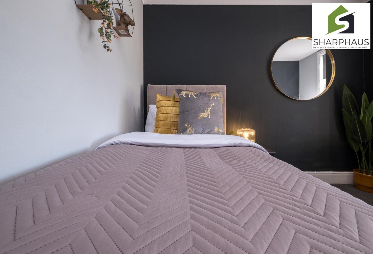 Cool & Comfortable Newly Refurbished Apartment By Sharphaus Short Lets & Serviced Accommodation Management Brighton