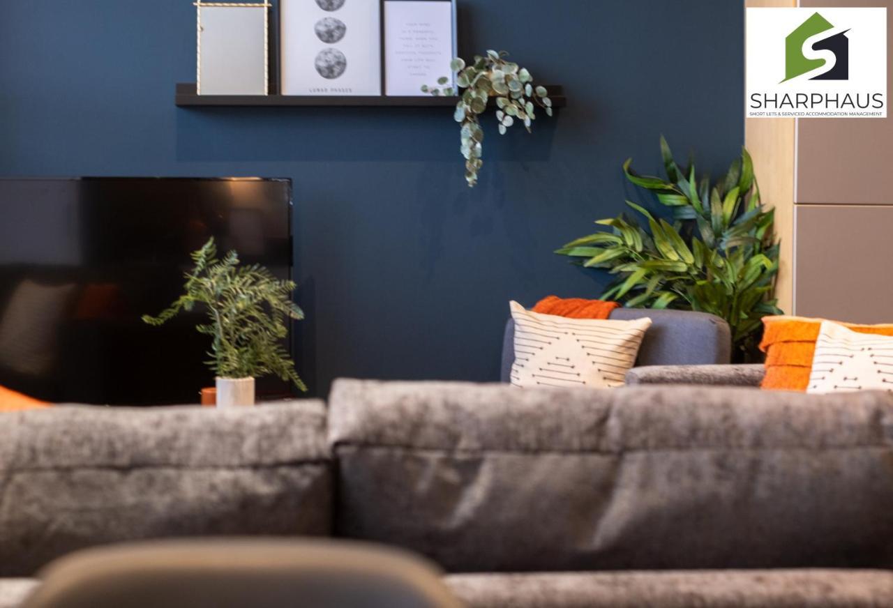 Sleek & Stylish 2-bed In The Heart Of By Sharphaus Short Lets & Serviced Management * Brighton