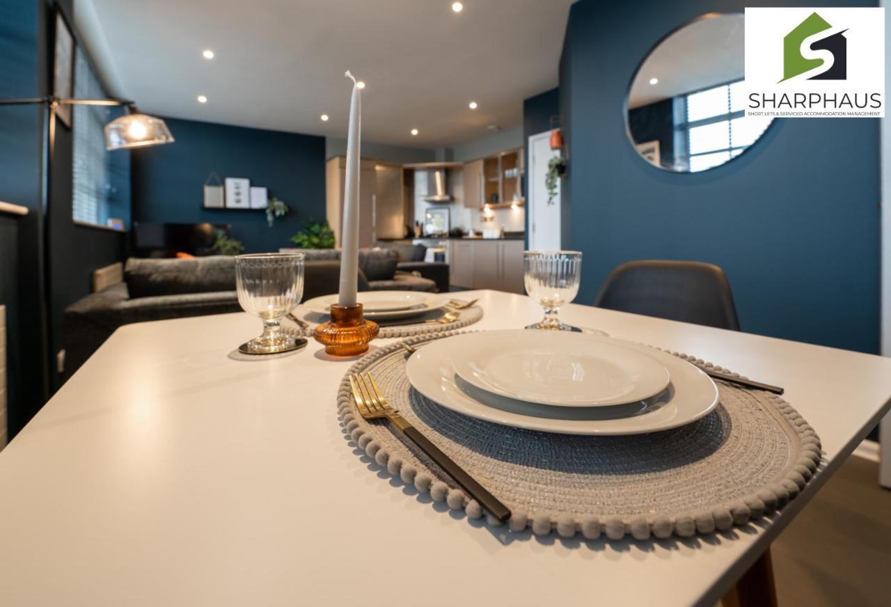 Apartment Sleek & Stylish 2-bed In The Heart Of By Sharphaus Short Lets & Serviced Management *