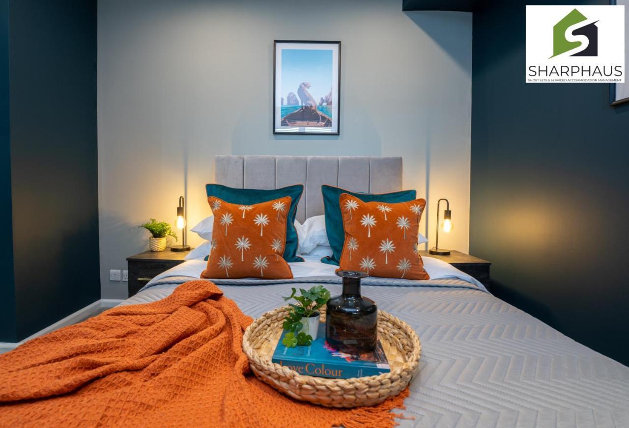 Apartment Sleek & Stylish 2-bed In The Heart Of By Sharphaus Short Lets & Serviced Management