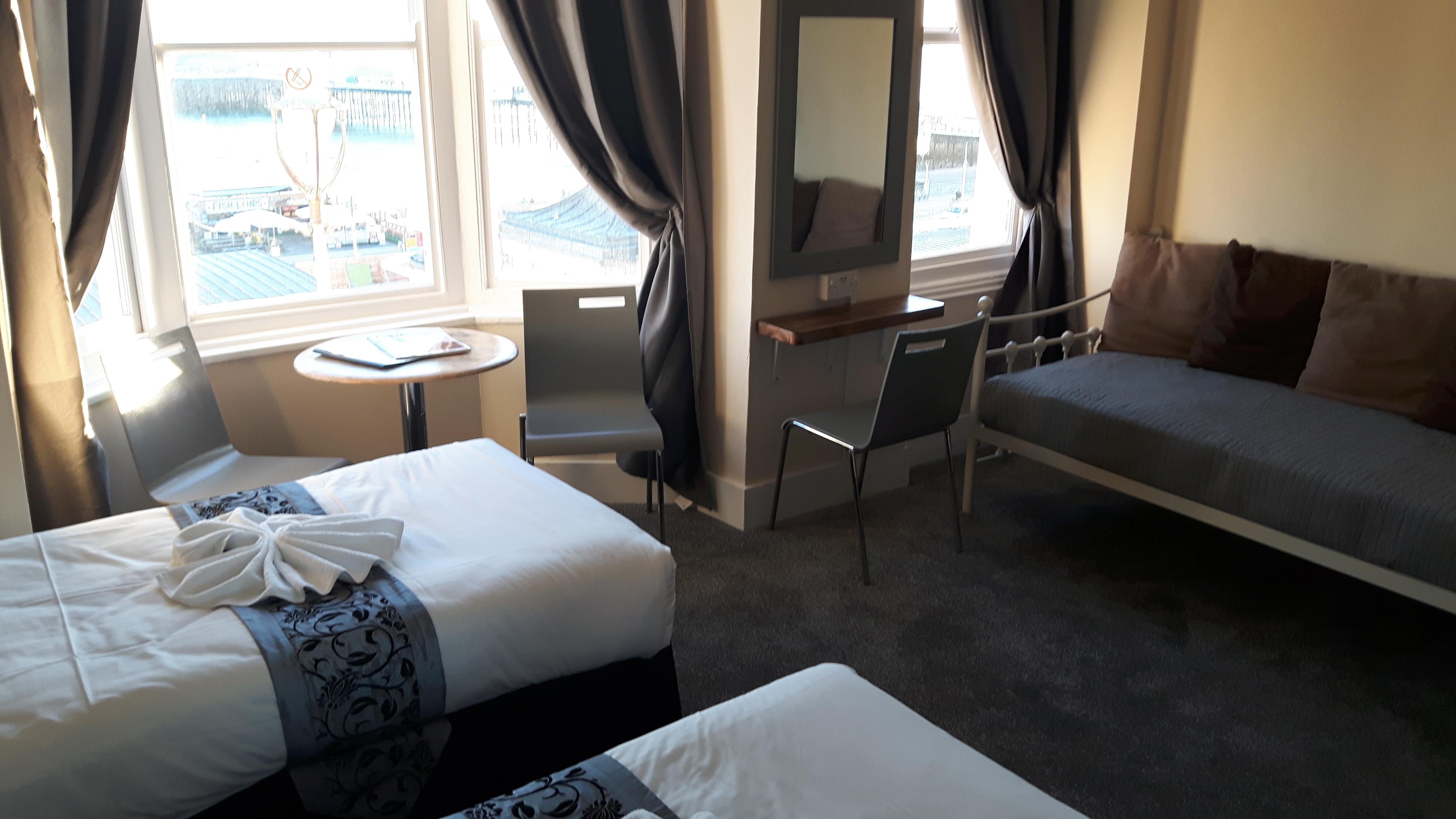 Hotel New Madeira Seafront 3*