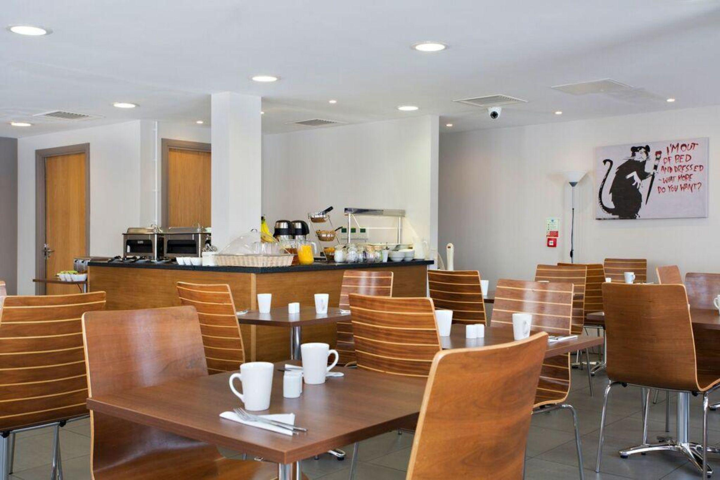 Hotel Britannia Study