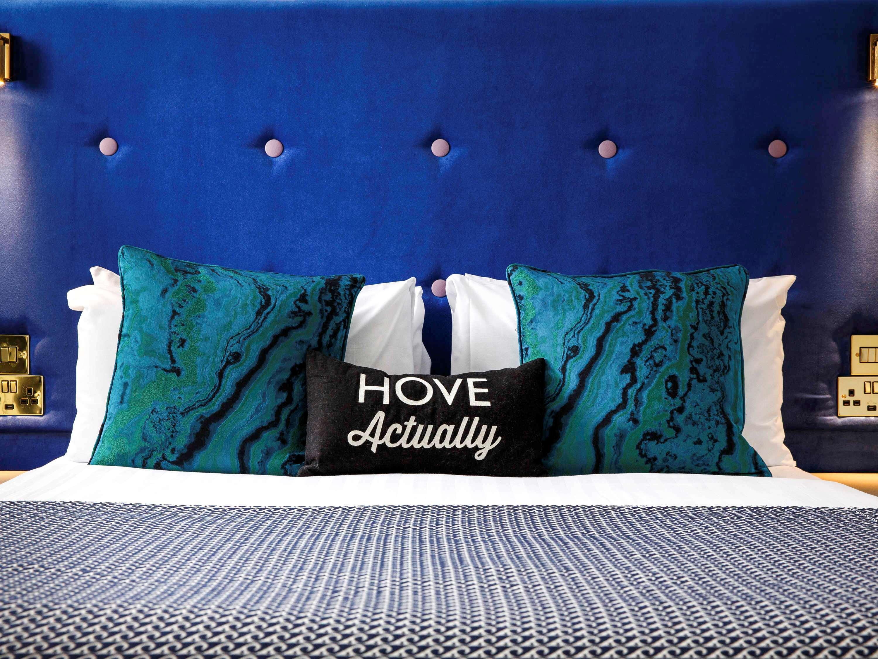 Mercure Seafront 4*