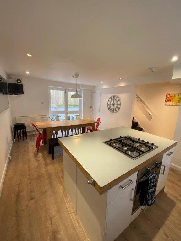 Beachside House 5* Brighton