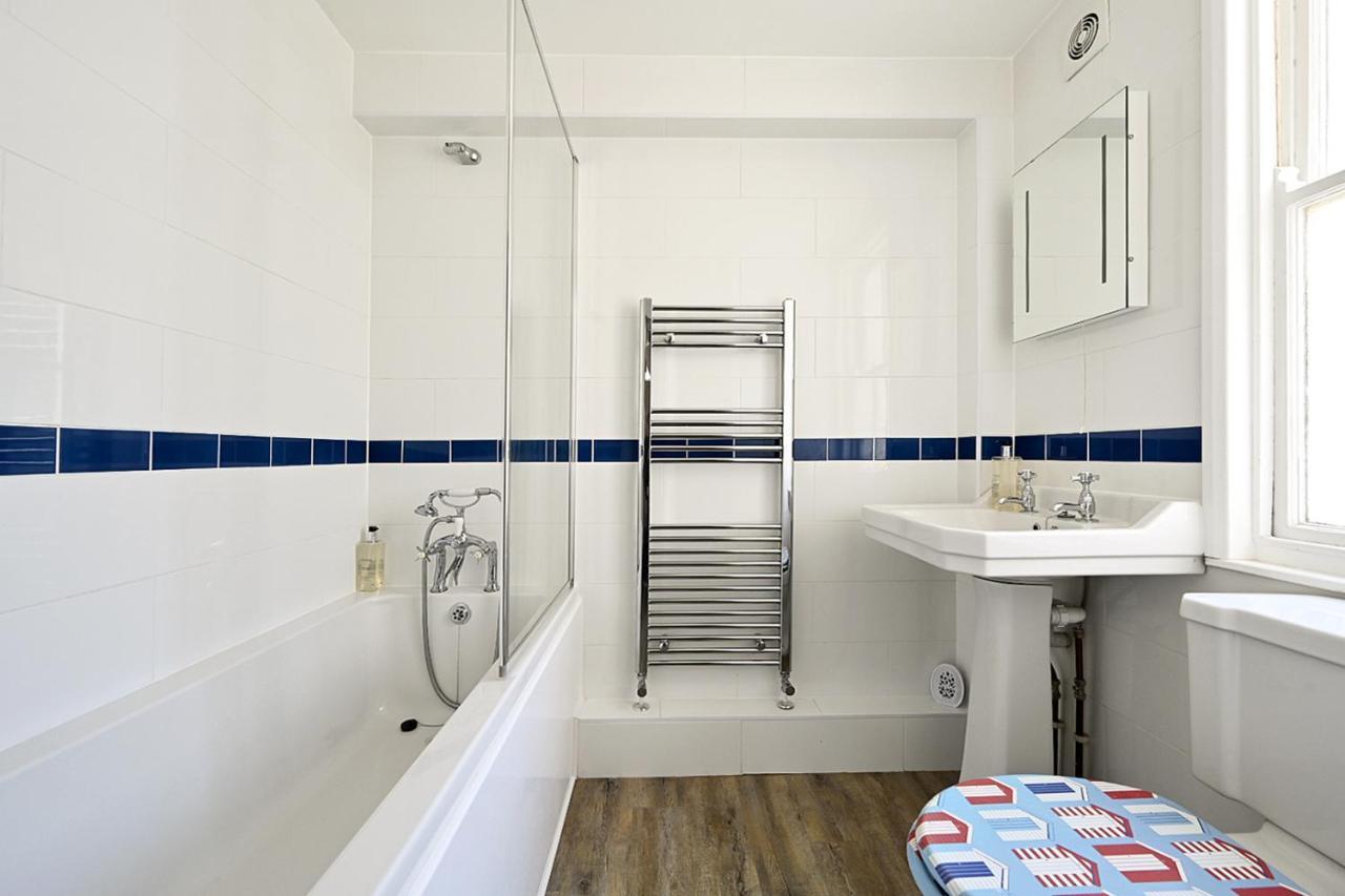 Holiday home Homey Downtown Two Bedroom Townhouse Near Sea Front, Up To 7 Guests