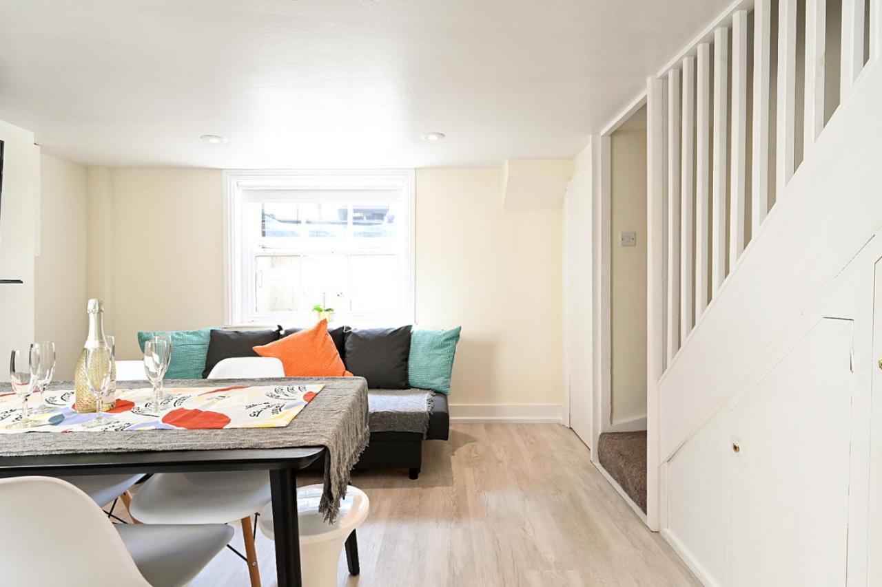 Holiday home Homey Downtown Two Bedroom Townhouse Near Sea Front, Up To 7 Guests Brighton