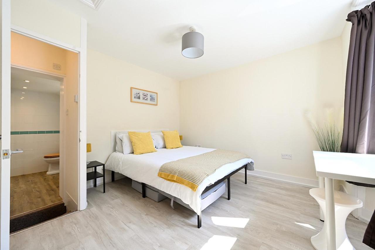 Holiday home Homey Downtown Two Bedroom Townhouse Near Sea Front, Up To 7 Guests Brighton