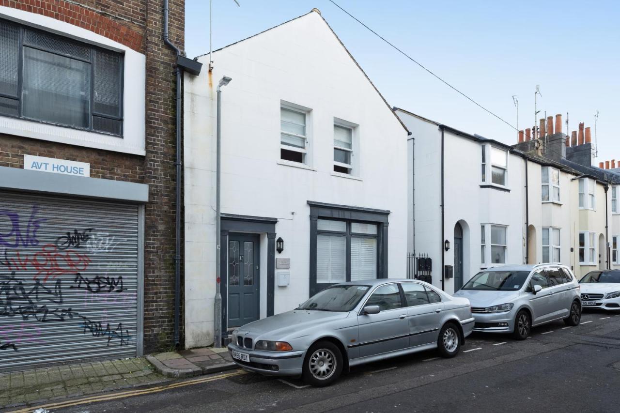 The Mews - Stylish & Central Townhouse, Up To 6 Guests Holiday home *