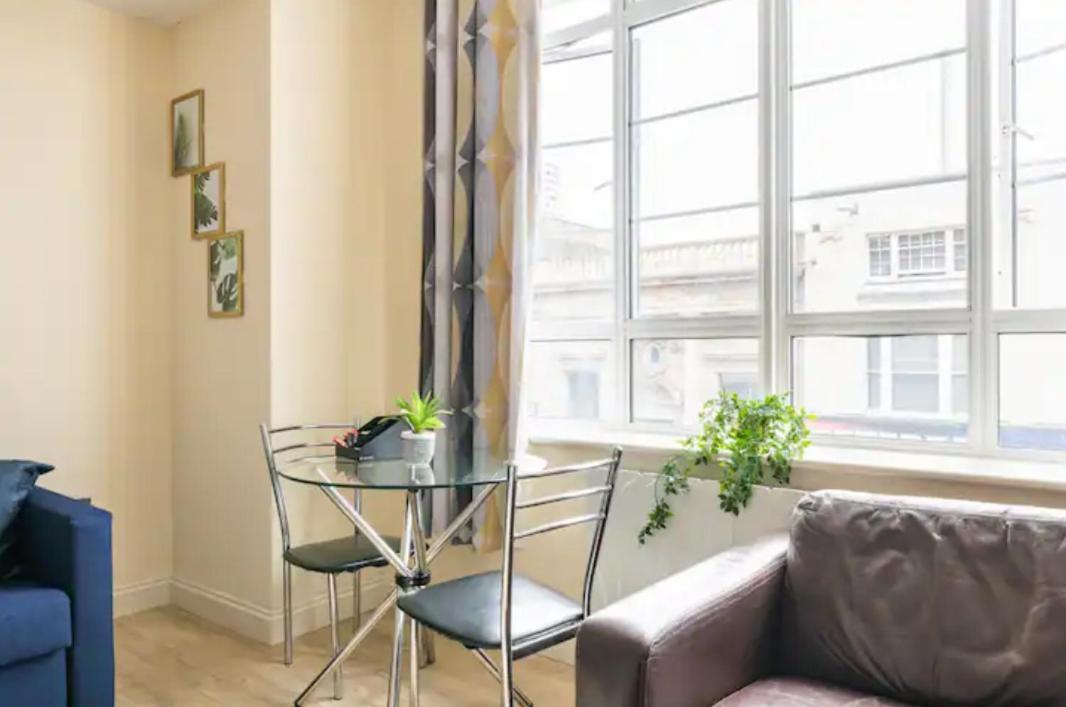 Apartment Lovely City Centre Flat And