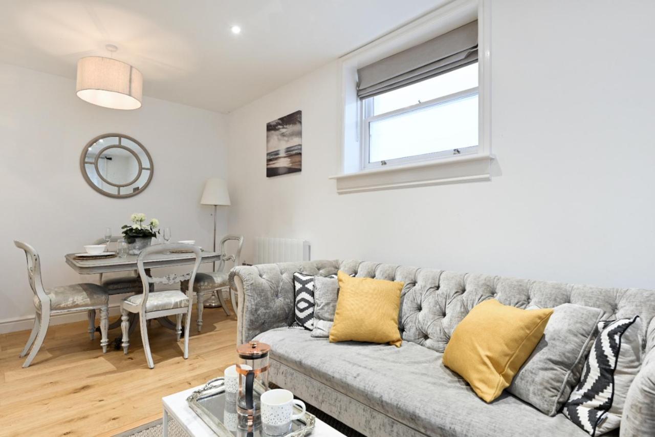 Holiday home The Mews - Stylish & Central Townhouse, Up To 6 Guests