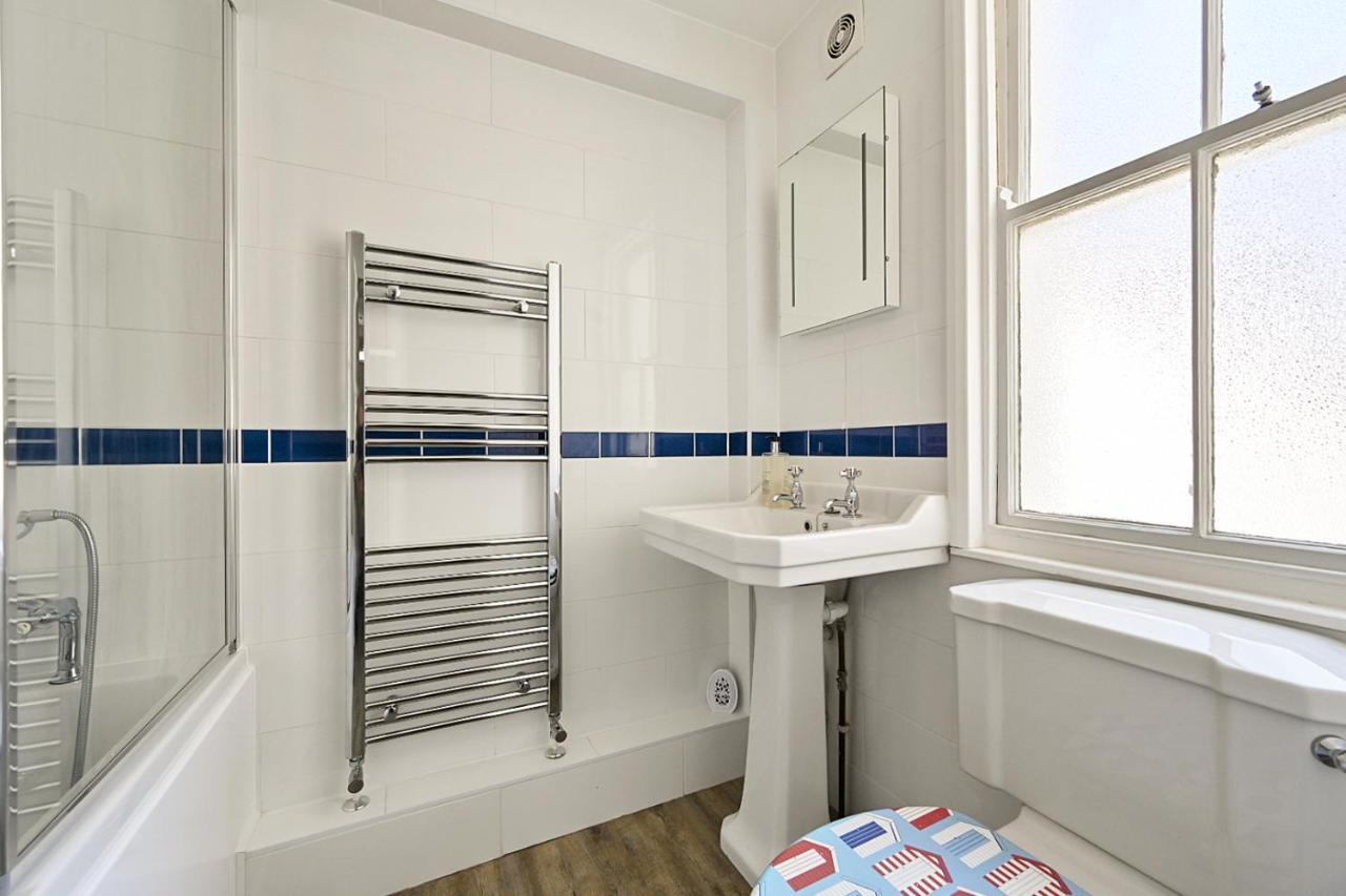 Holiday home Homey Downtown Two Bedroom Townhouse Near Sea Front, Up To 7 Guests