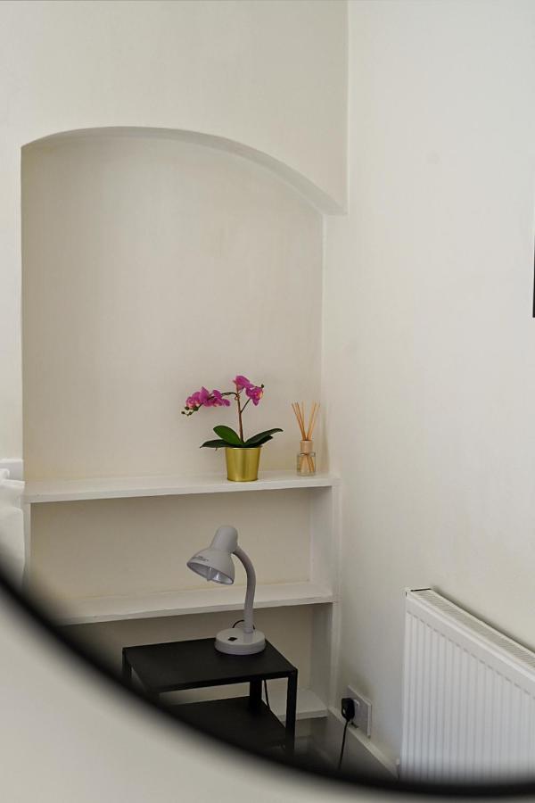 Holiday home Homey Downtown Two Bedroom Townhouse Near Sea Front, Up To 7 Guests