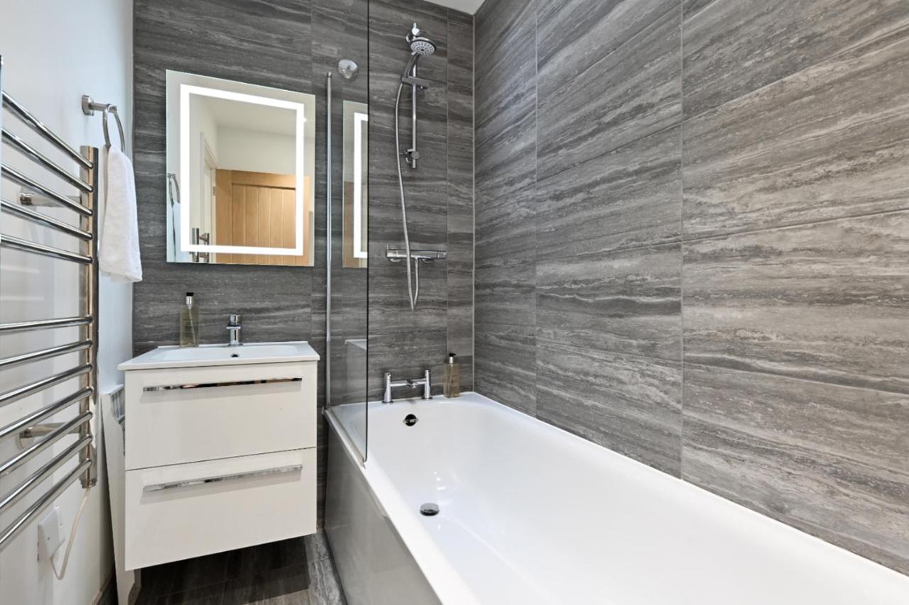 The Mews - Stylish & Central Townhouse, Up To 6 Guests *