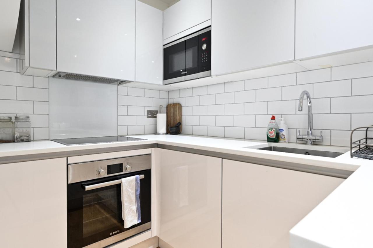 Holiday home The Mews - Stylish & Central Townhouse, Up To 6 Guests *