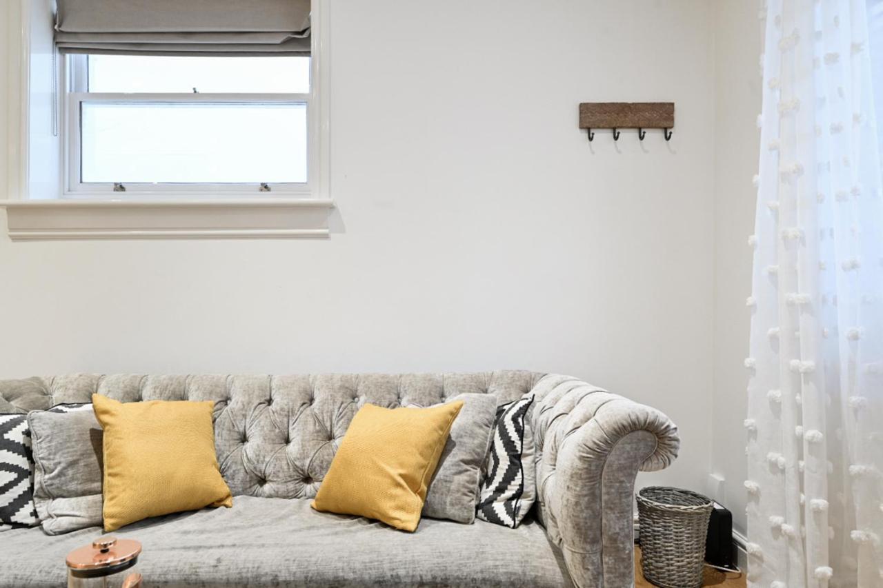 The Mews - Stylish & Central Townhouse, Up To 6 Guests Holiday home Brighton