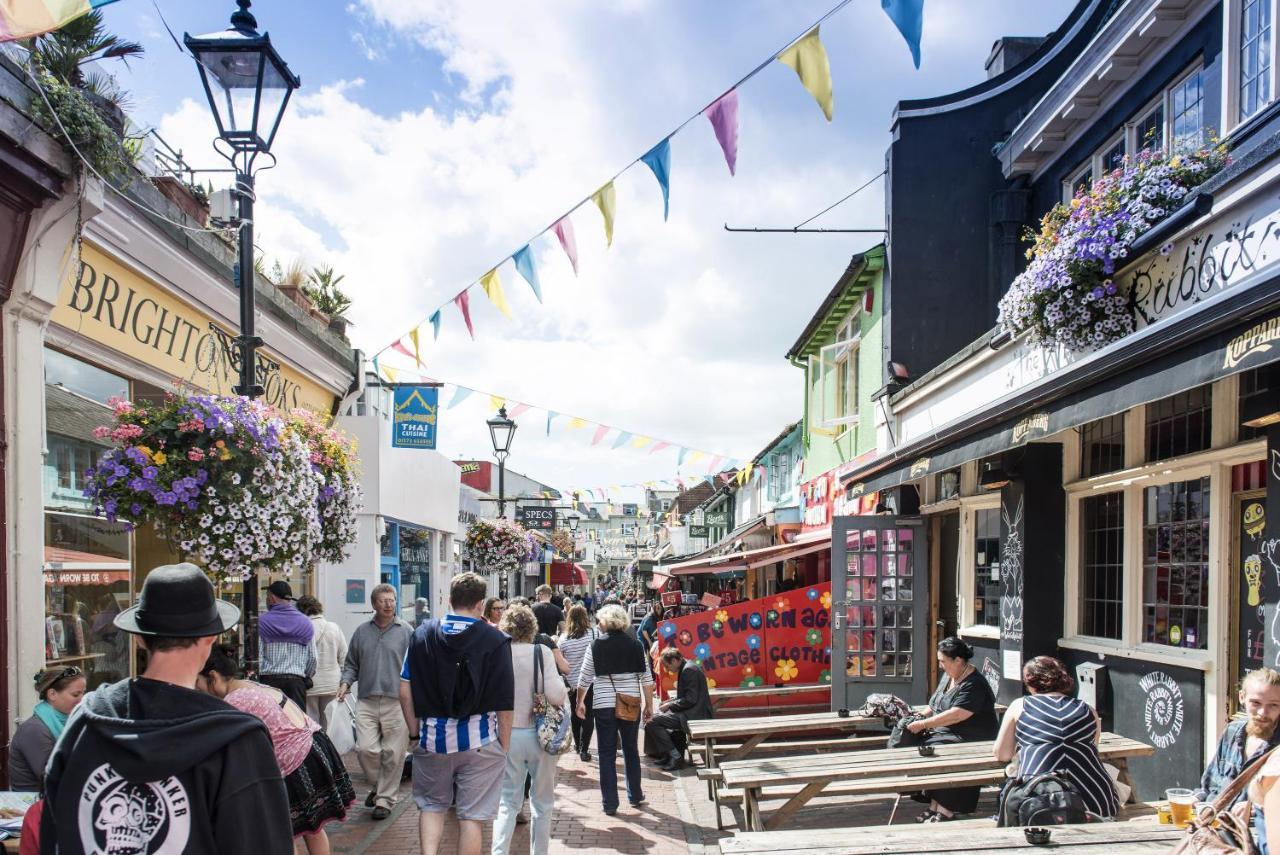 The Mews - Stylish & Central Townhouse, Up To 6 Guests Holiday home *
