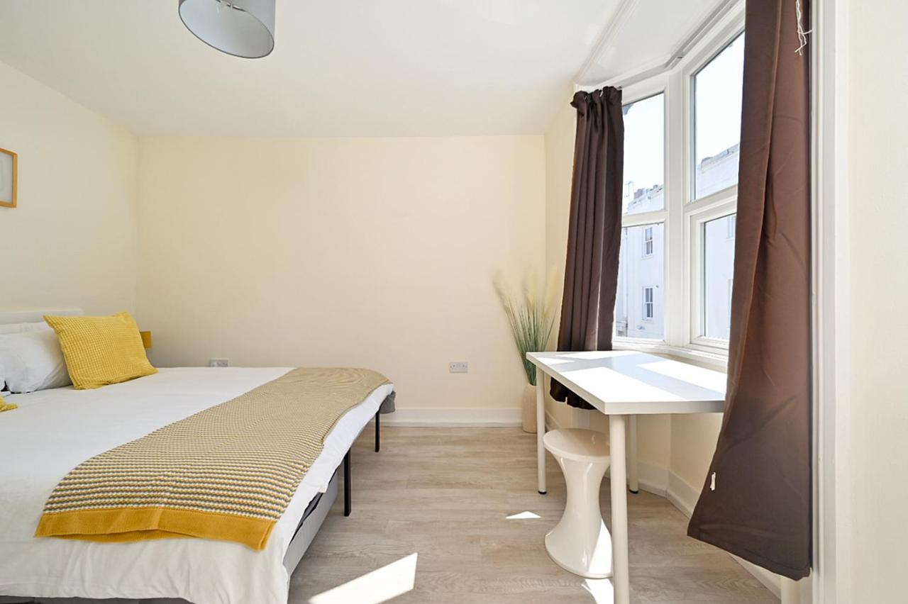 Holiday home Homey Downtown Two Bedroom Townhouse Near Sea Front, Up To 7 Guests