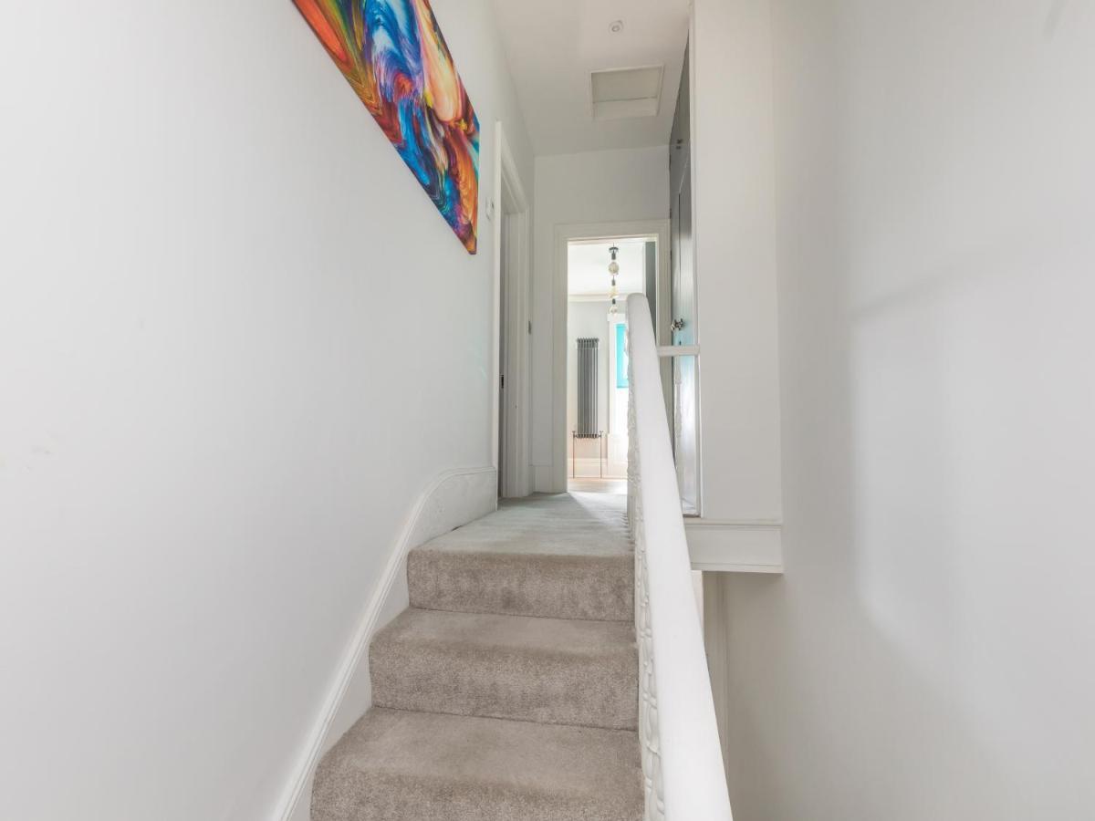 Modern Contemporary 2-bedroom Flat