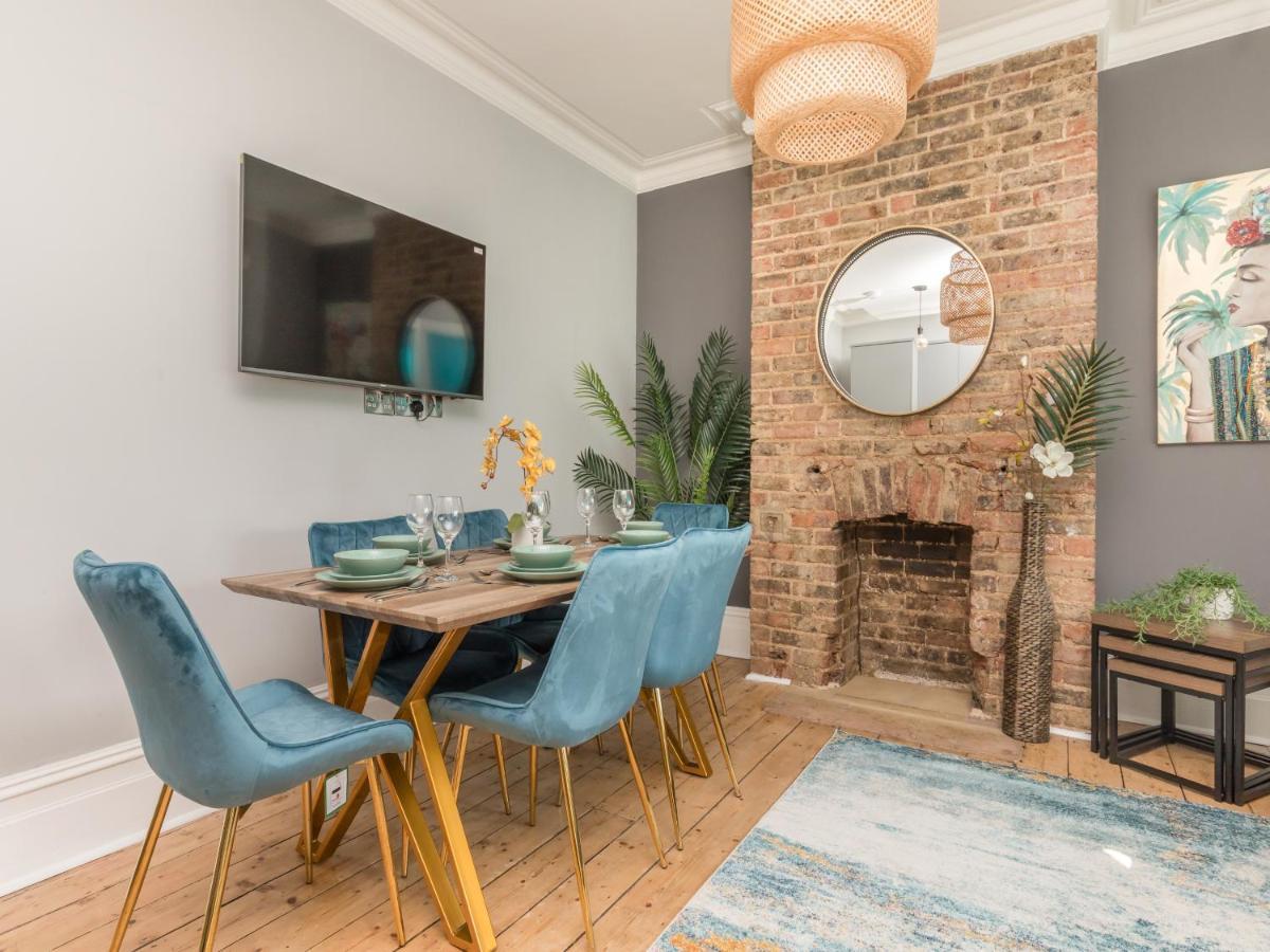 Modern Contemporary 2-bedroom Flat Brighton
