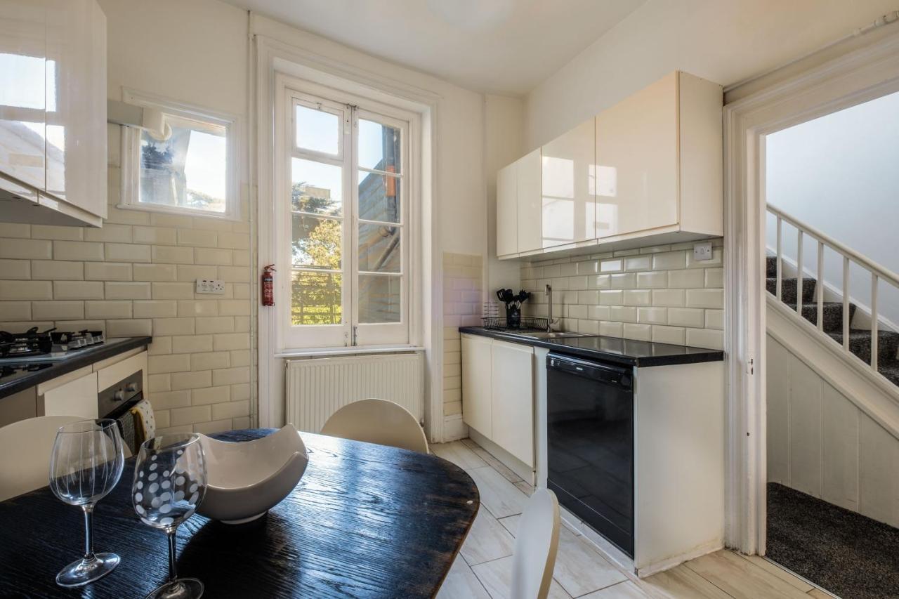 Luxury, Very And Spacious House * Brighton