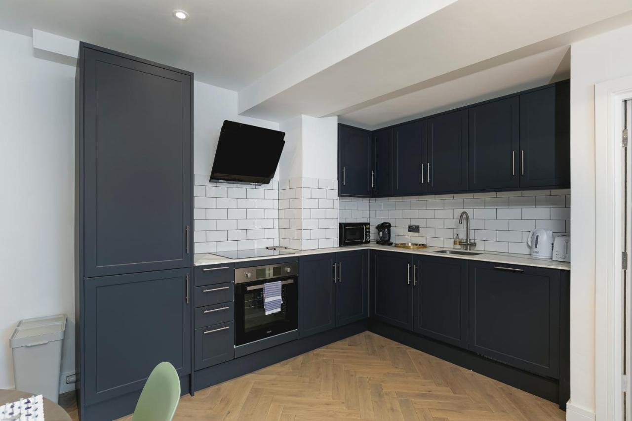 Few Steps From Brunswick Square Apartment *