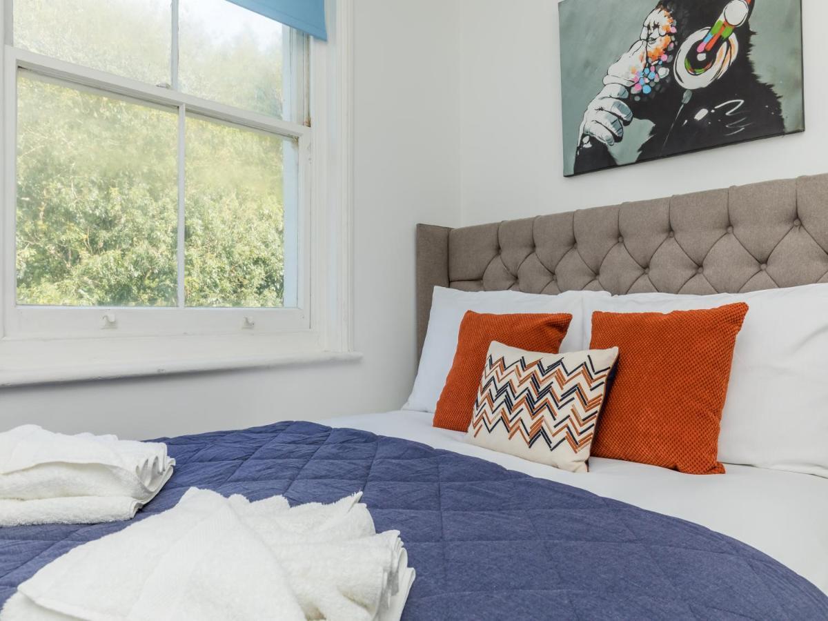 Modern Contemporary 2-bedroom Flat