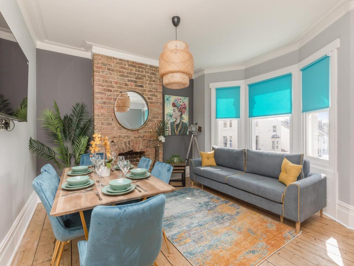Modern Contemporary 2-bedroom Flat *