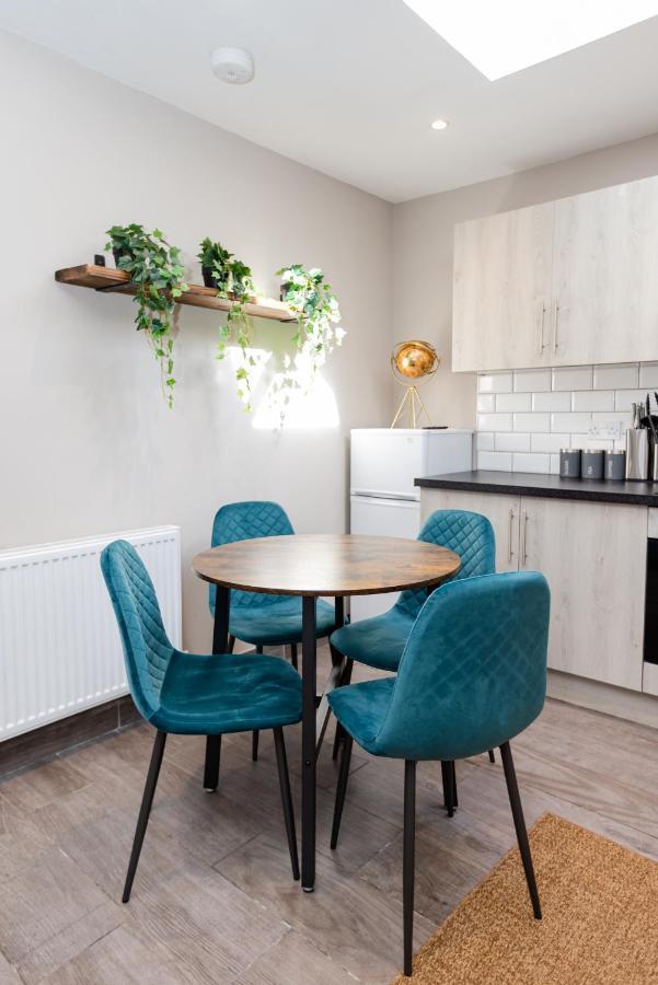 Four Bedroom Town House Next To Station Sv Brighton