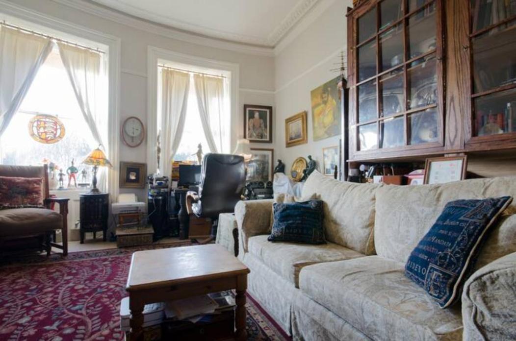 16 Brunswick Sq. Guest house