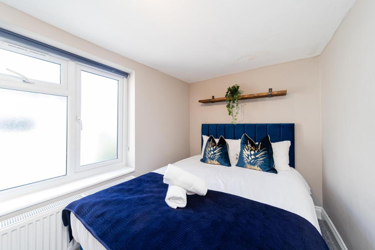 Four Bedroom Town House Next To Station Sv Holiday home Brighton