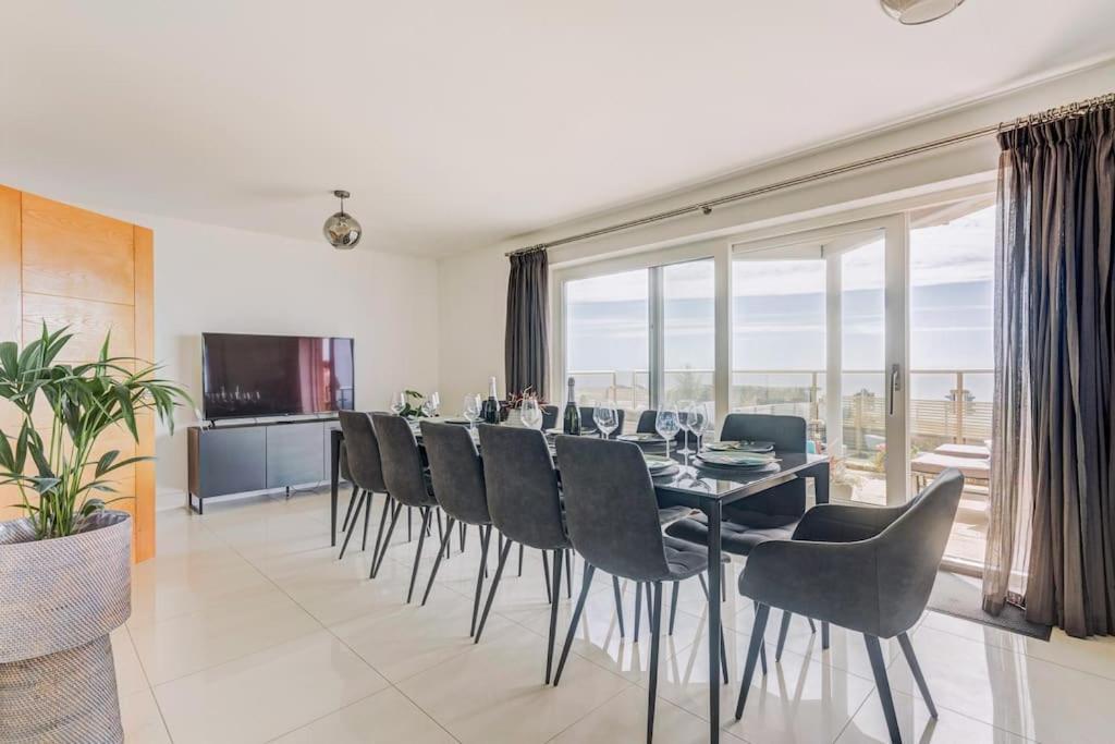 Cliff Heights-beach Front House Near *