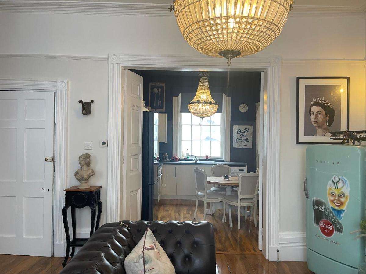 Beautiful Seaview 2 Bedroom Brighton