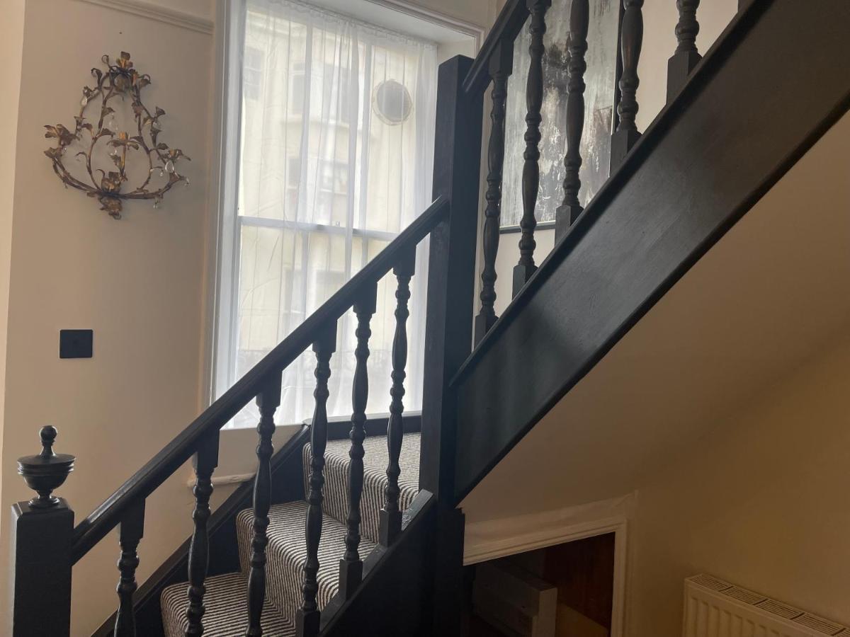 Beautiful Seaview 2 Bedroom Apartment *